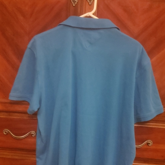 Tommy Hilfiger 2 button tshirt - Picture 4 of 4